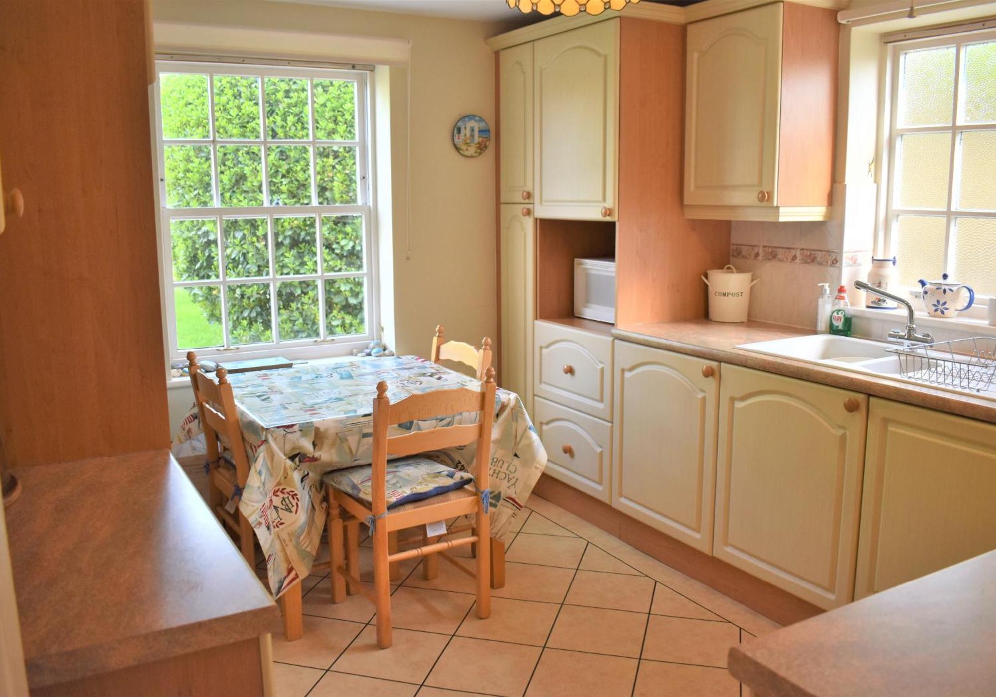 Georgian 2 Bedroom Apartment In Chichester With Free Parking - Chichester Holiday Properties Exterior foto