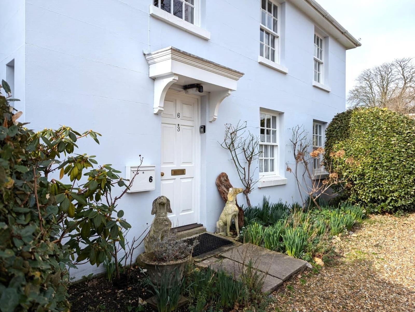 Georgian 2 Bedroom Apartment In Chichester With Free Parking - Chichester Holiday Properties Exterior foto