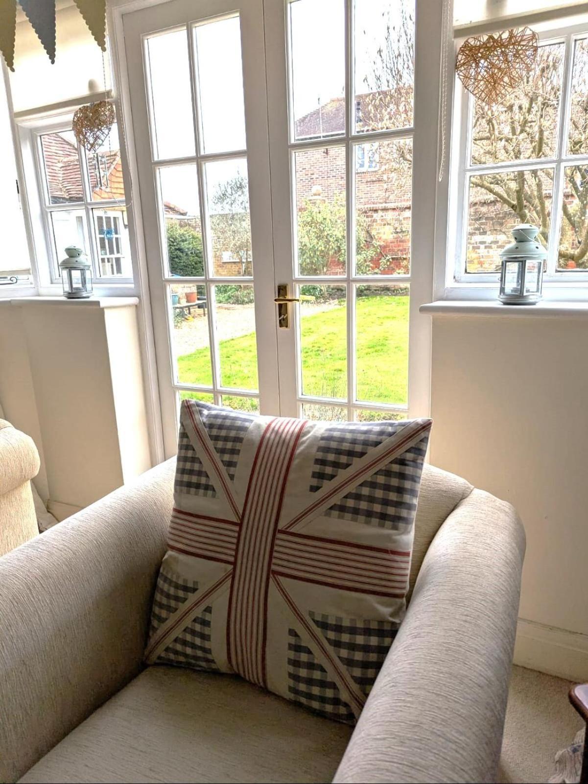 Georgian 2 Bedroom Apartment In Chichester With Free Parking - Chichester Holiday Properties Exterior foto