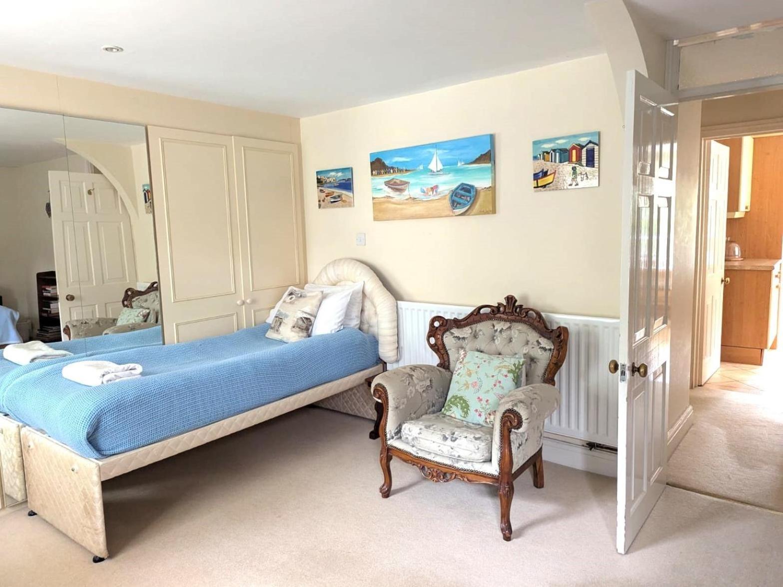 Georgian 2 Bedroom Apartment In Chichester With Free Parking - Chichester Holiday Properties Exterior foto